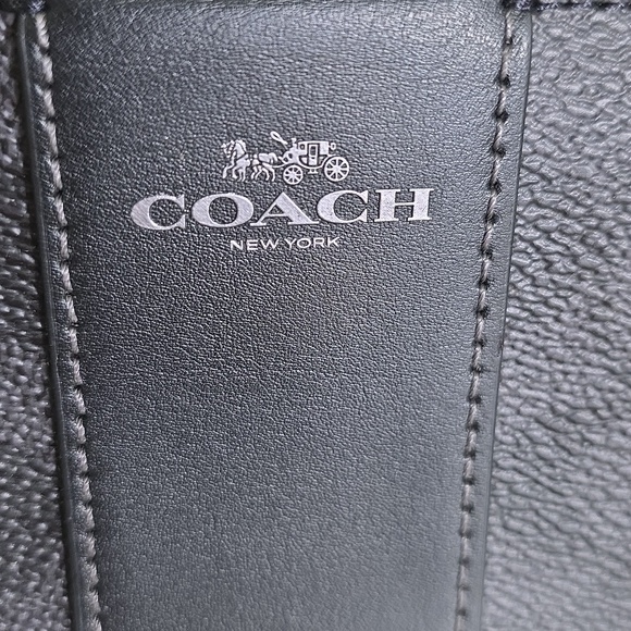 COACH Corner Zip Wristlet Signature Canvas With Stripe Black/Grey/Gunmetal NWOT - Picture 4 of 14